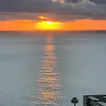 Oceanview Penthouse In דירה פונשל