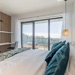 דירה Oceanview Penthouse In *