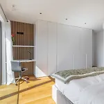 Oceanview Penthouse In פונשל