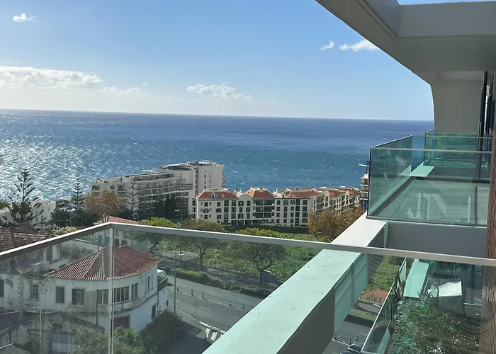 Oceanview Penthouse In 公寓