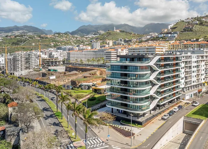 Oceanview Penthouse In 公寓