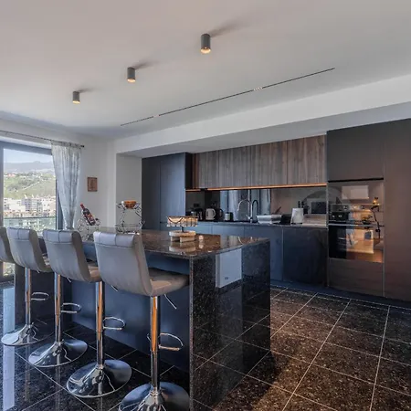 Oceanview Penthouse In * Фуншал