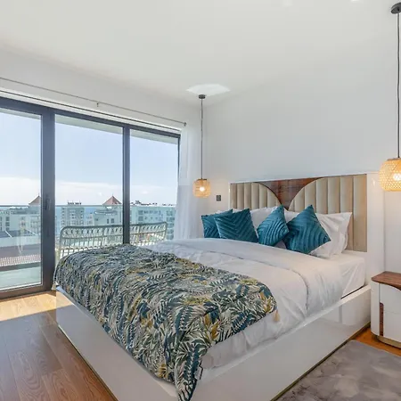 Oceanview Penthouse In Фуншал