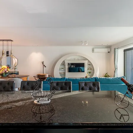 Oceanview Penthouse In * Фуншал