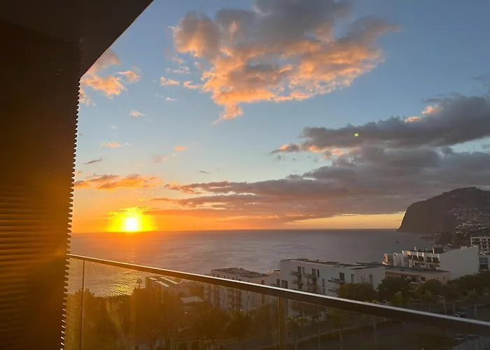 アパート Oceanview Penthouse In フンシャル