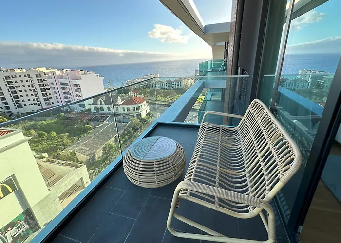 Oceanview Penthouse In アパート フンシャル